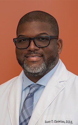 Headshot of Dr. Scott Christian, DDS