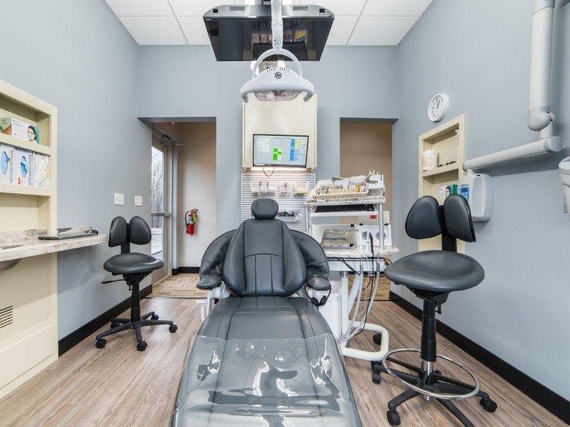 Comfortable dental treatment chair